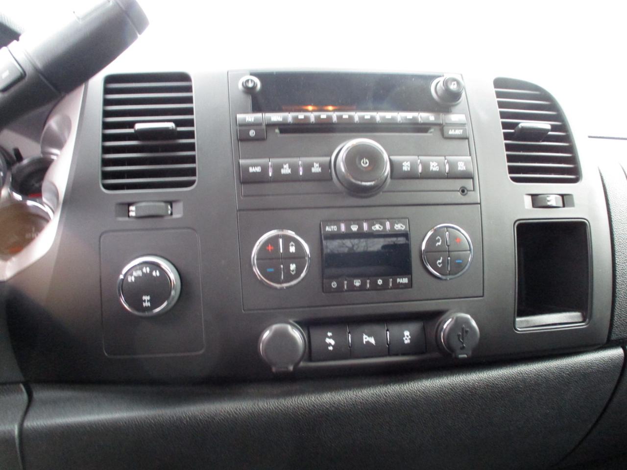 Chevrolet Silverado 1500 4WD Ext Cab 143.5" LT 2013