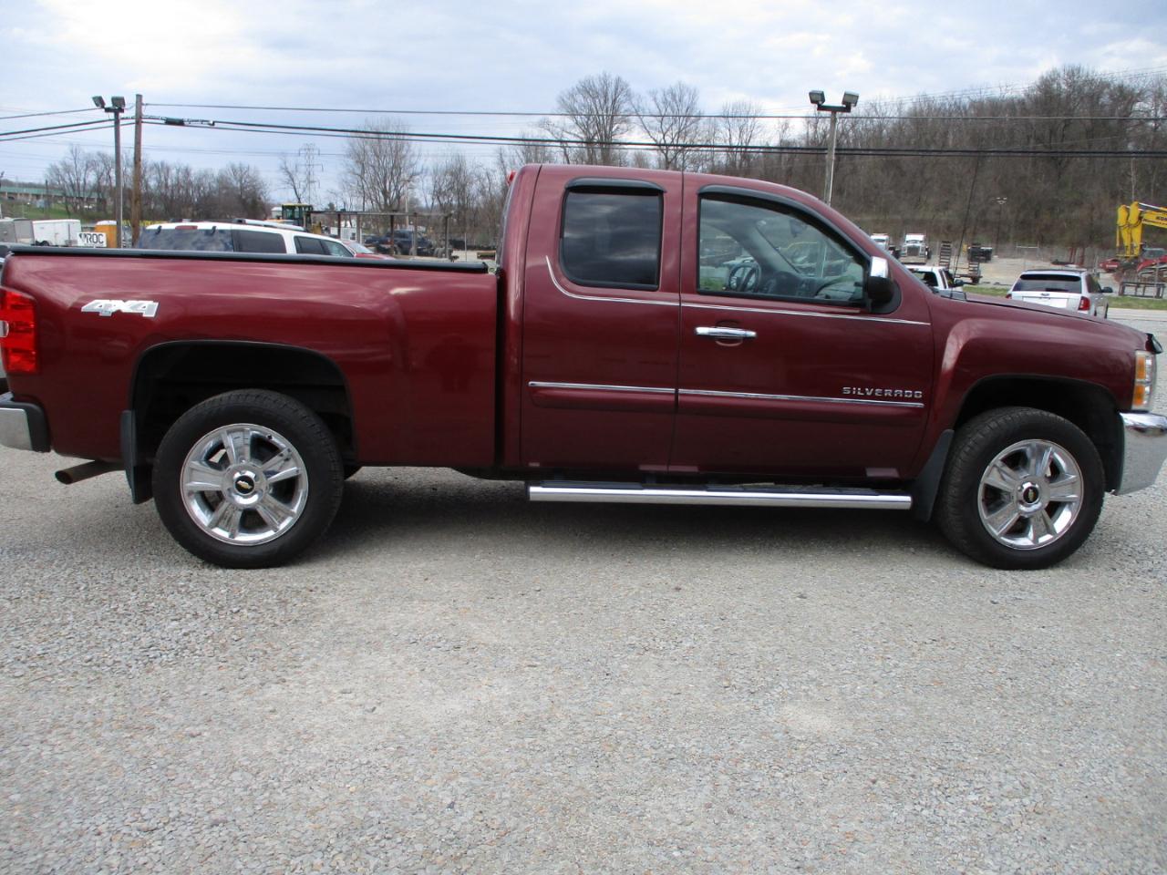 Chevrolet Silverado 1500 4WD Ext Cab 143.5" LT 2013
