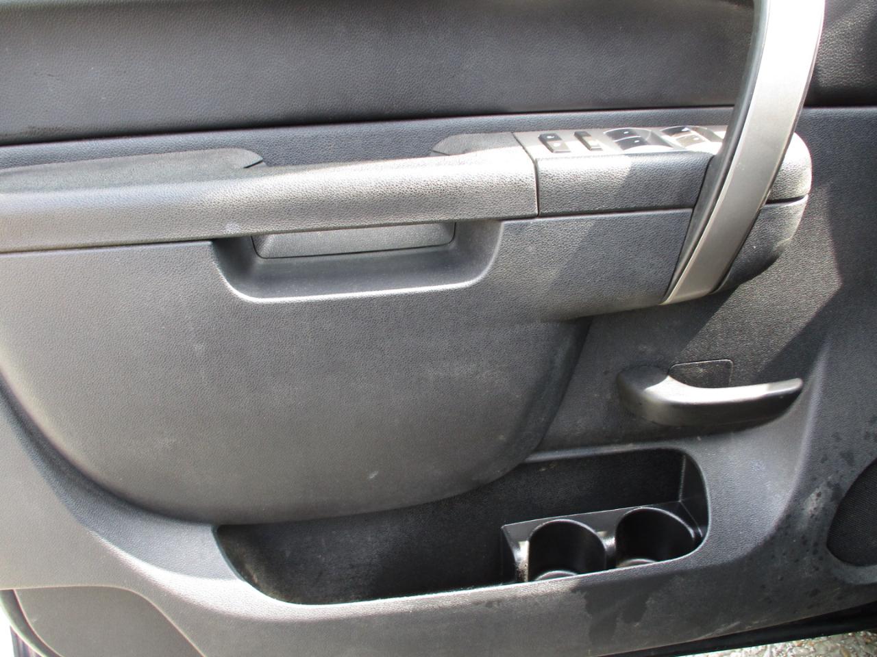 Chevrolet Silverado 1500 4WD Ext Cab 143.5" LT 2011