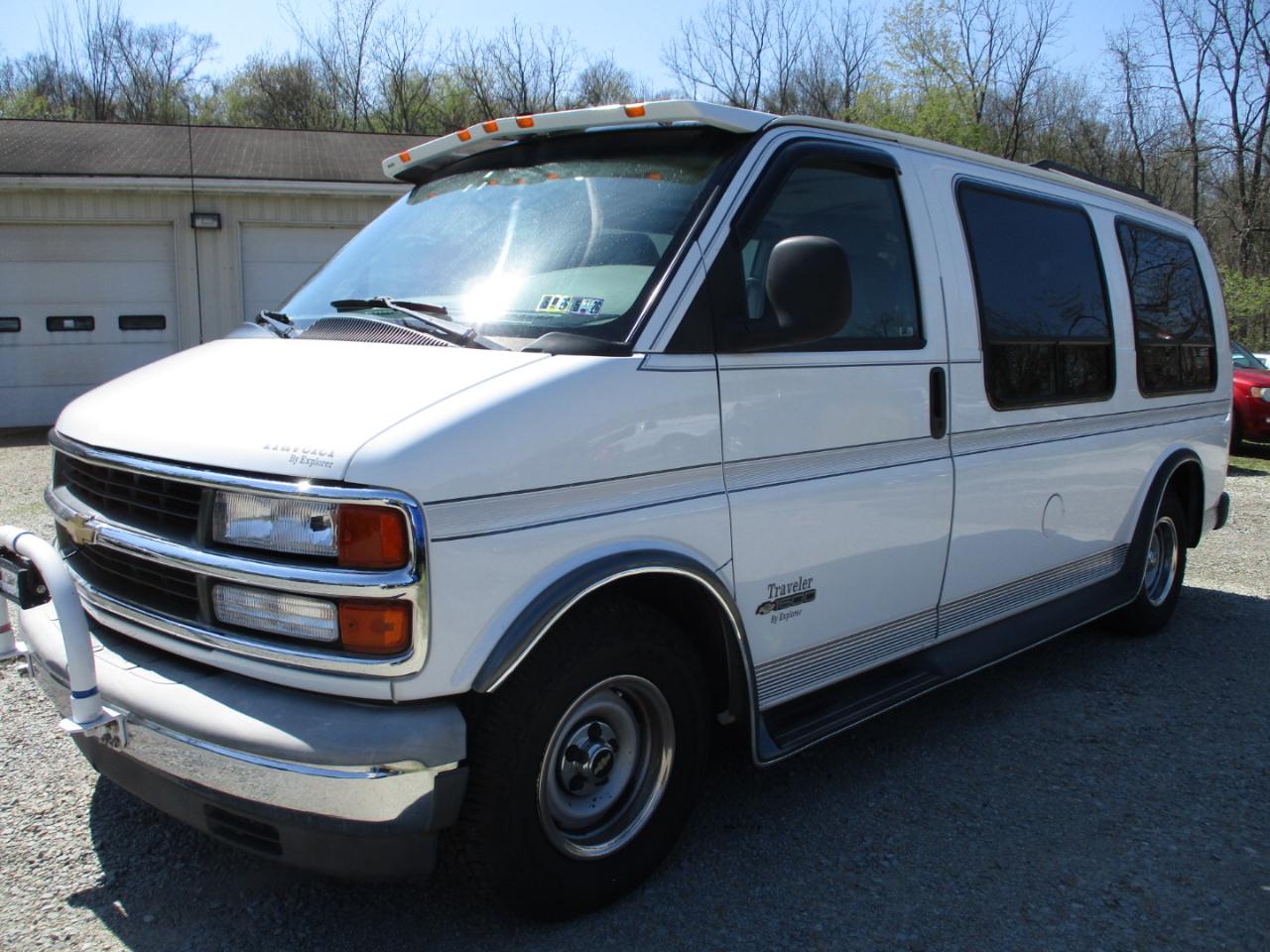 Chevrolet Chevy Van 1500 135" WB 1996