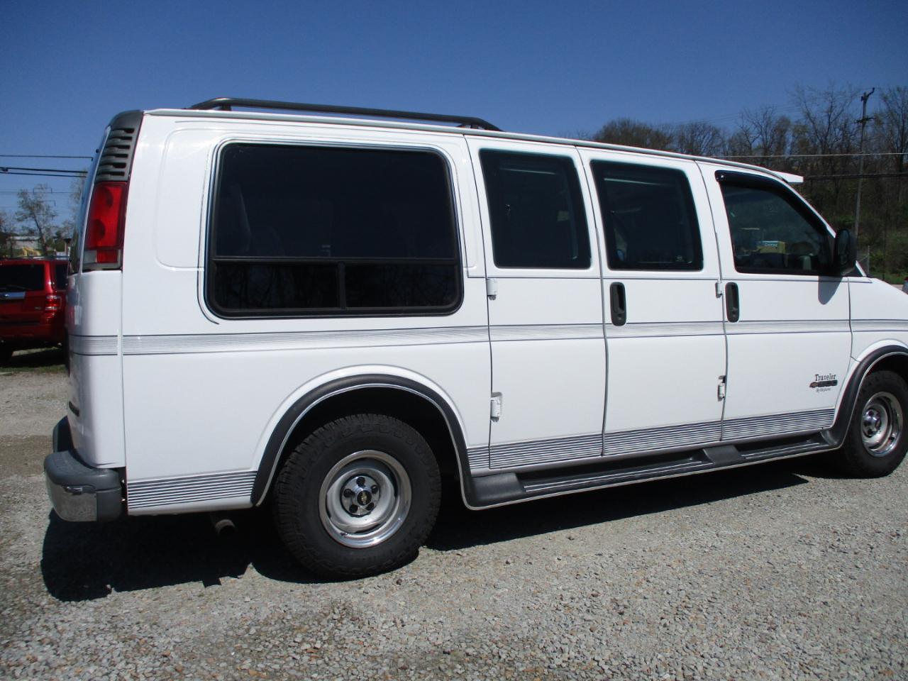 Chevrolet Chevy Van 1500 135" WB 1996