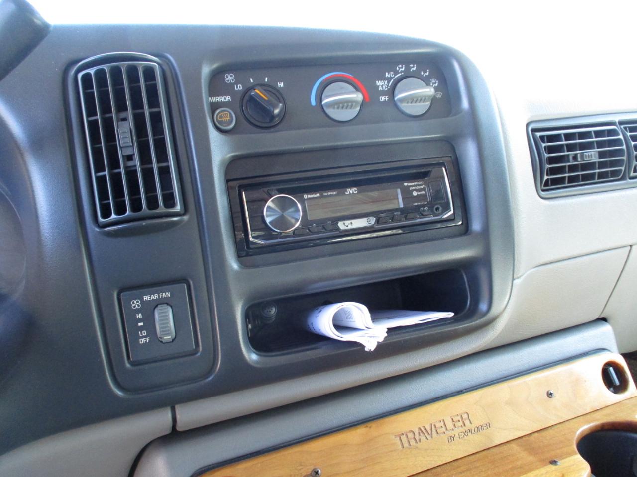 Chevrolet Chevy Van 1500 135" WB 1996