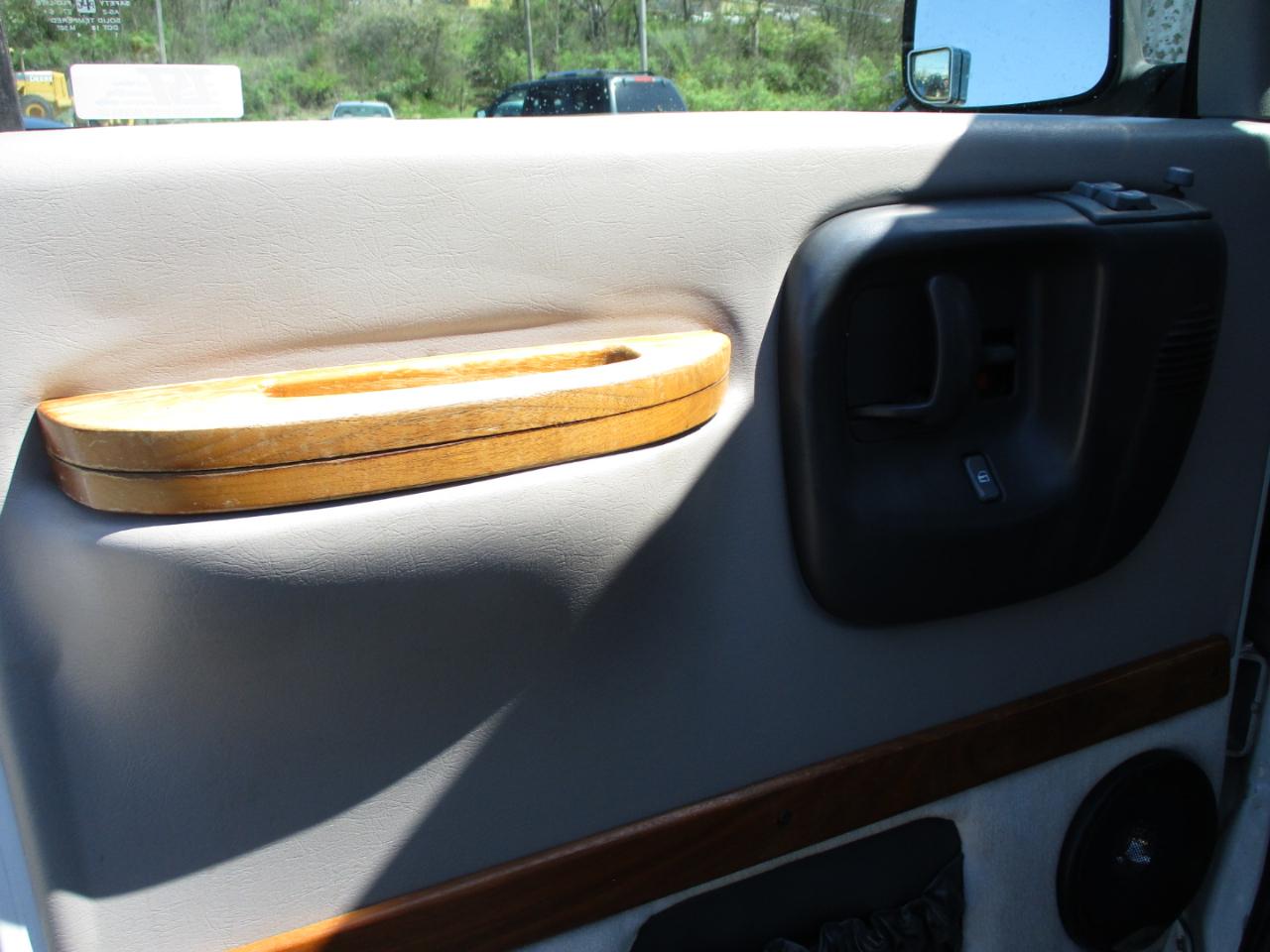 Chevrolet Chevy Van 1500 135" WB 1996