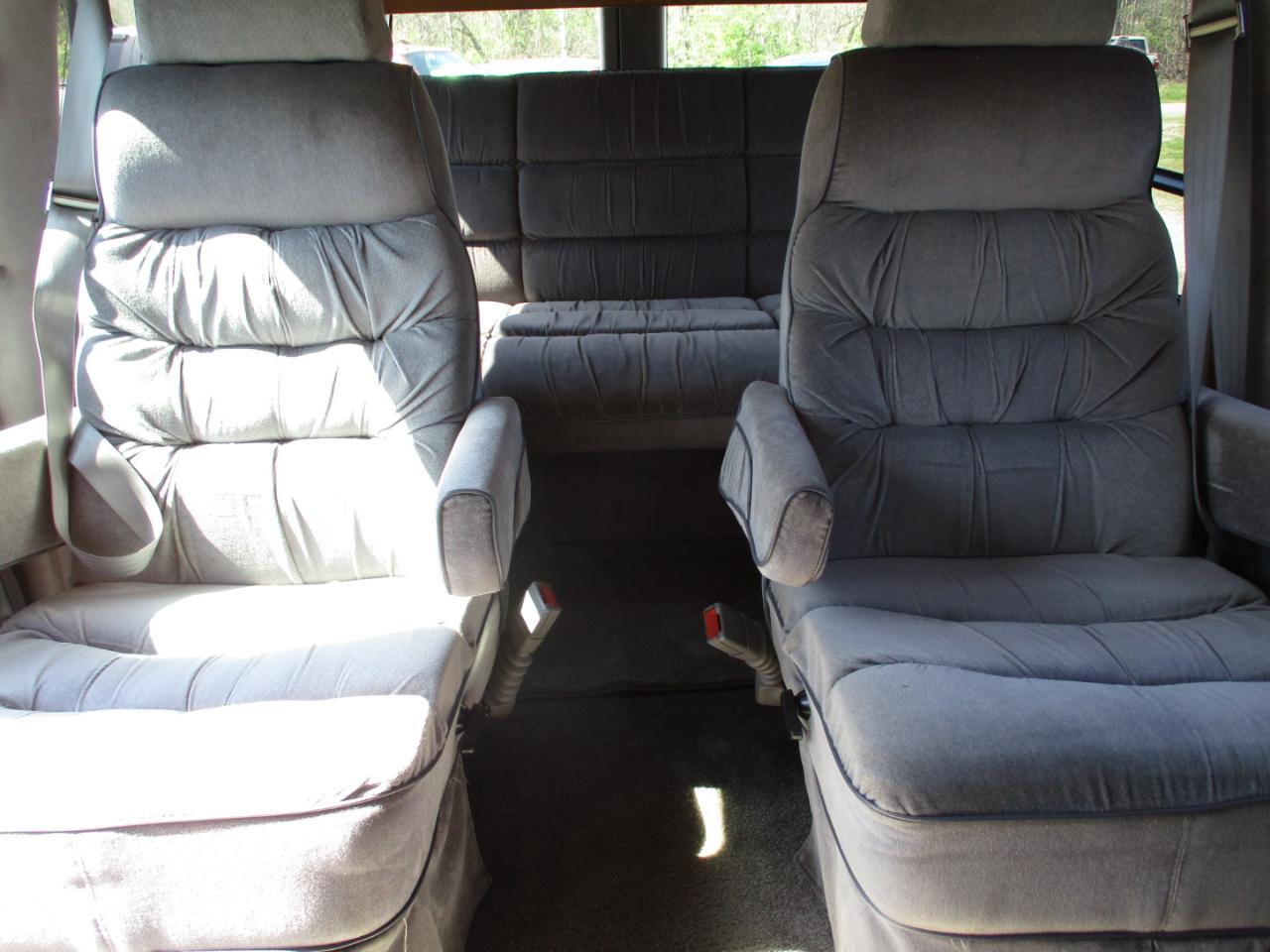 Chevrolet Chevy Van 1500 135" WB 1996