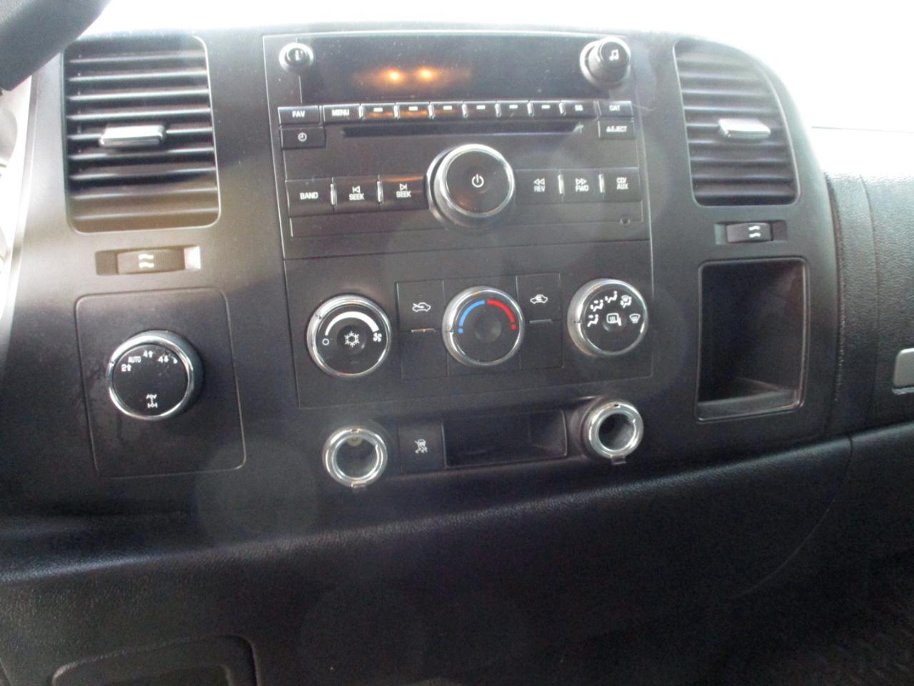 GMC Sierra 1500 4WD Crew Cab 143.5" SLE 2010