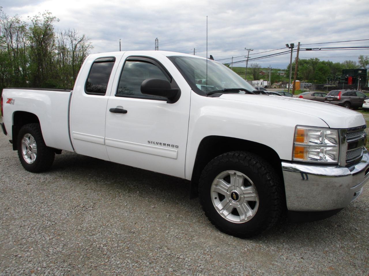 Chevrolet Silverado 1500 4WD Ext Cab 143.5" LT 2012