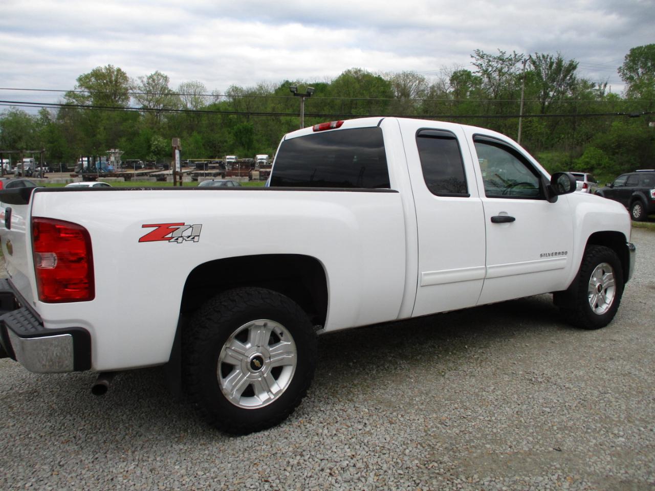 Chevrolet Silverado 1500 4WD Ext Cab 143.5" LT 2012