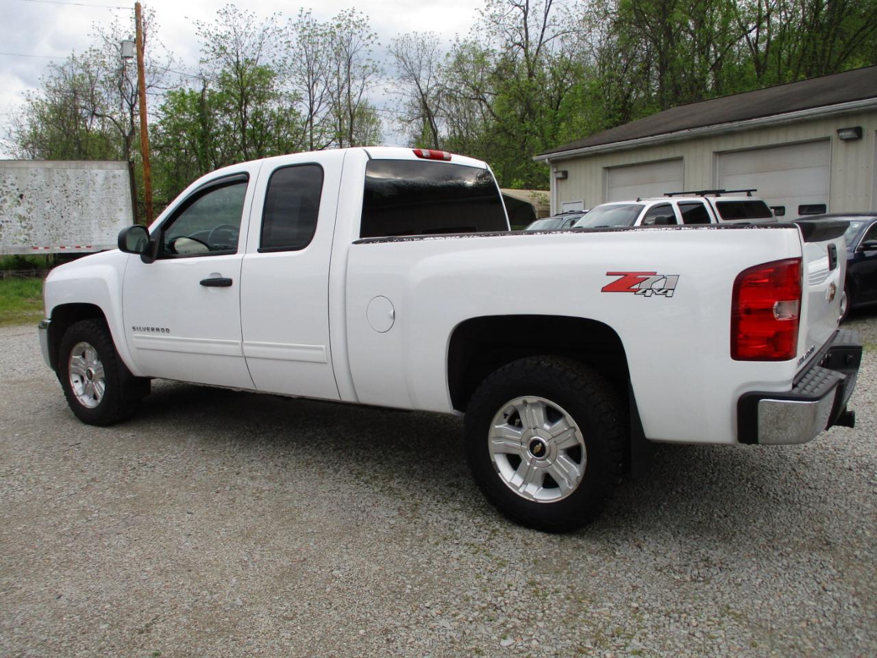 Chevrolet Silverado 1500 4WD Ext Cab 143.5" LT 2012