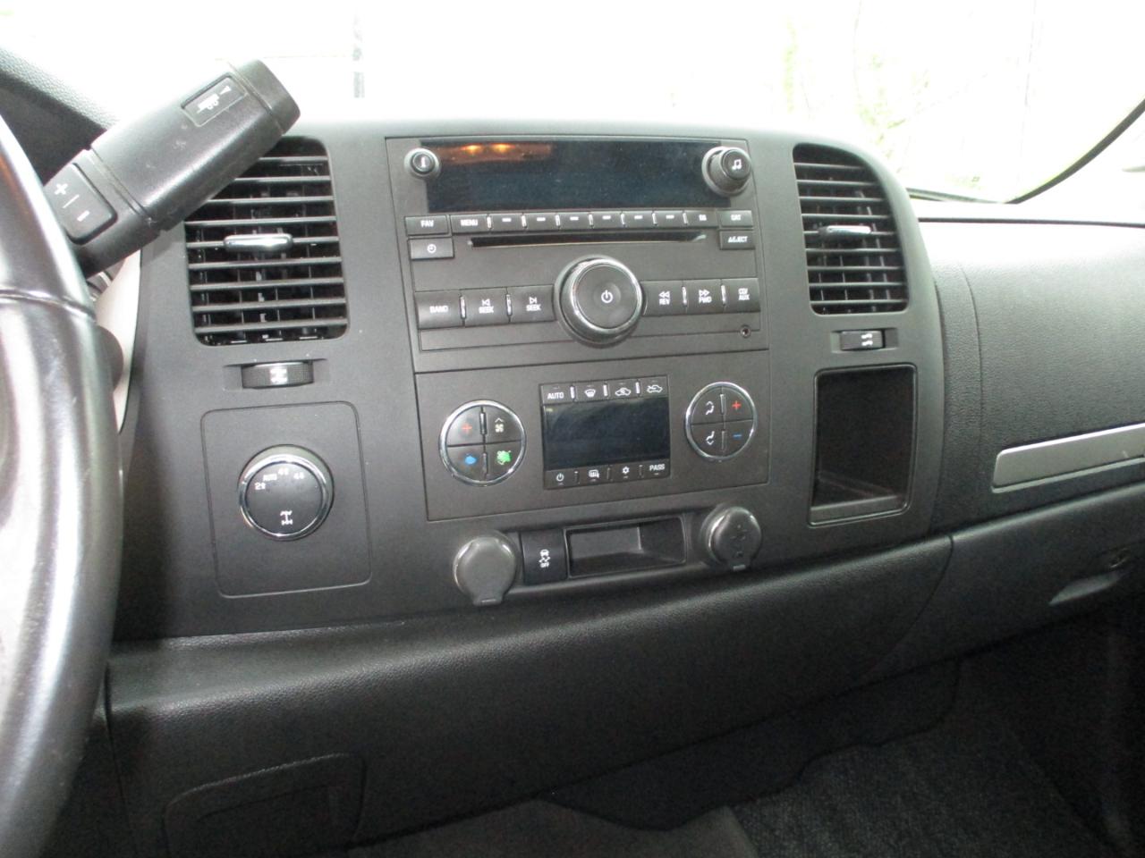 Chevrolet Silverado 1500 4WD Ext Cab 143.5" LT 2012