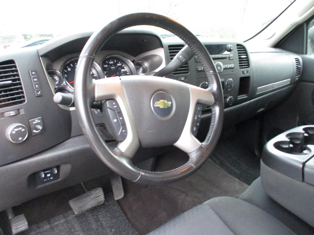 Chevrolet Silverado 1500 4WD Ext Cab 143.5" LT 2012