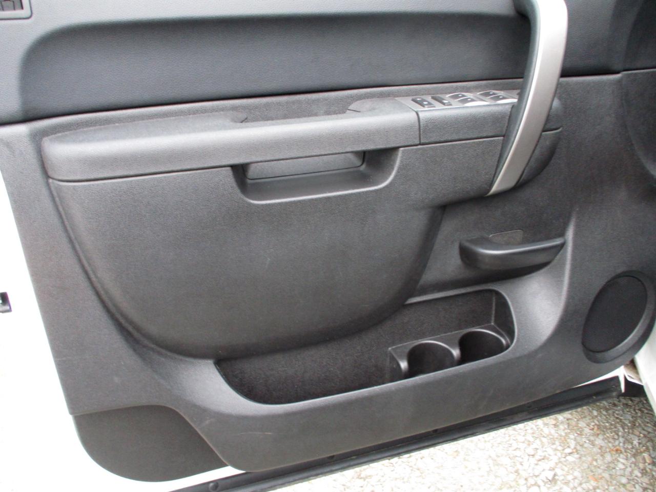 Chevrolet Silverado 1500 4WD Ext Cab 143.5" LT 2012