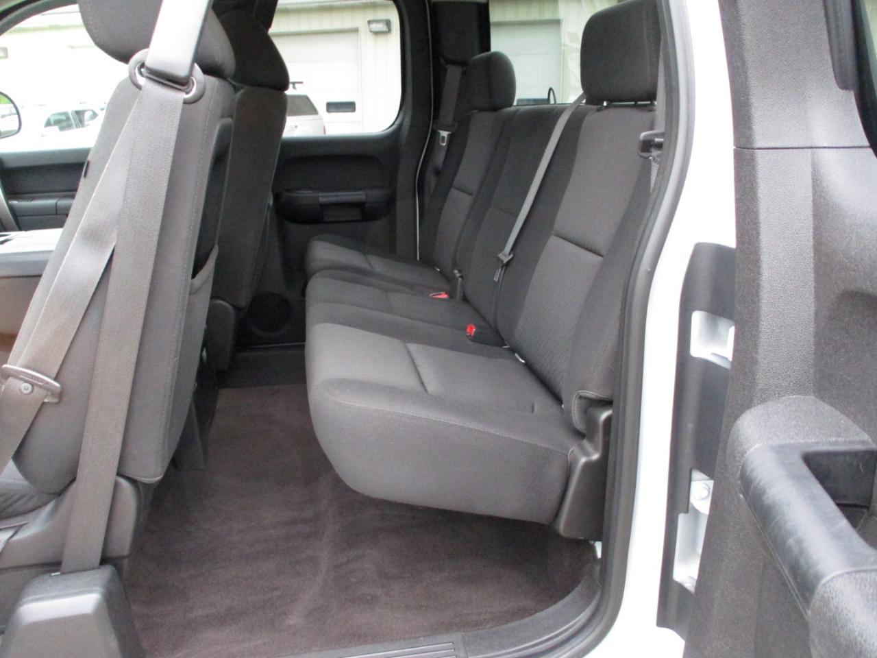 Chevrolet Silverado 1500 4WD Ext Cab 143.5" LT 2012