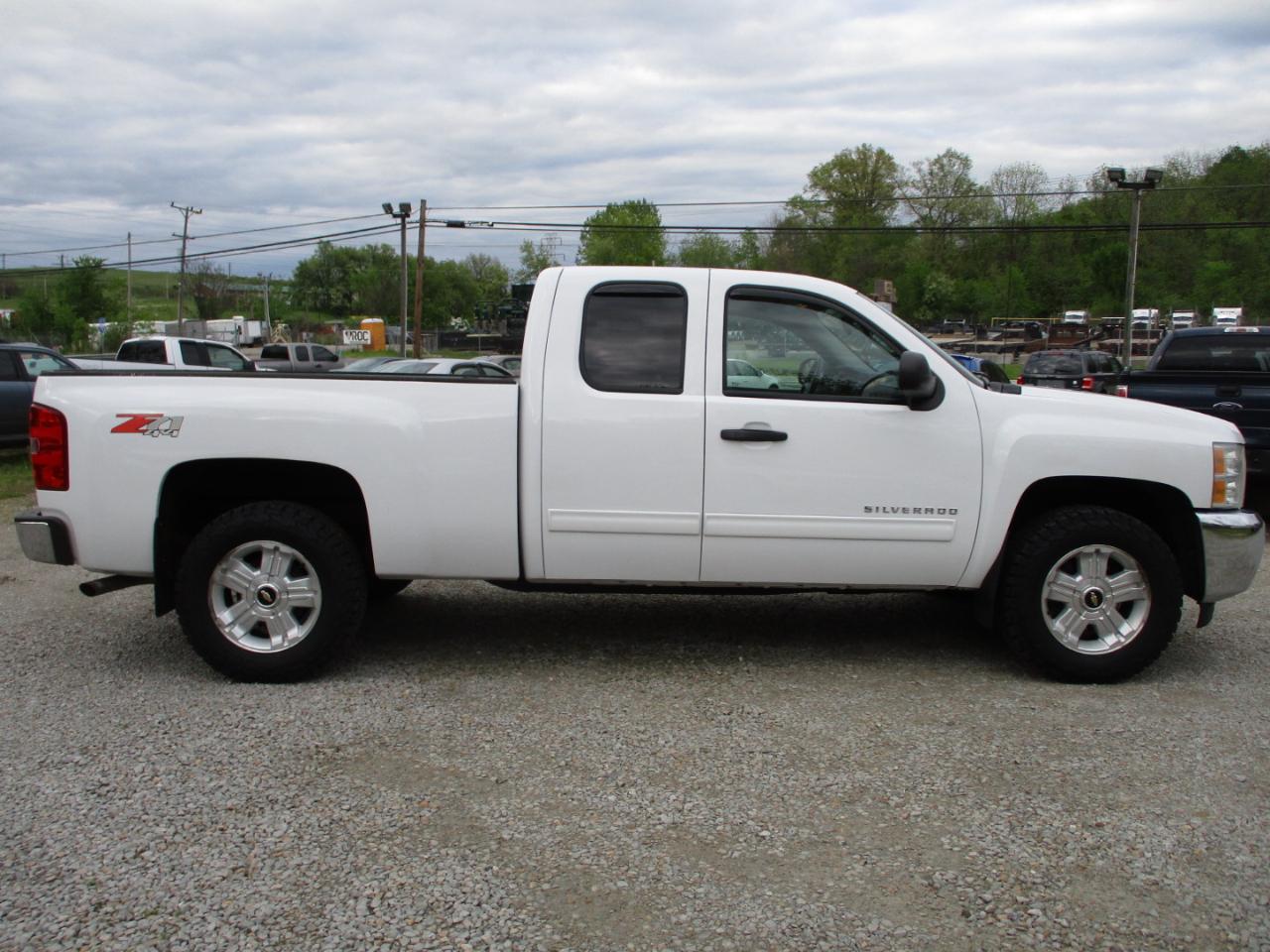 Chevrolet Silverado 1500 4WD Ext Cab 143.5" LT 2012