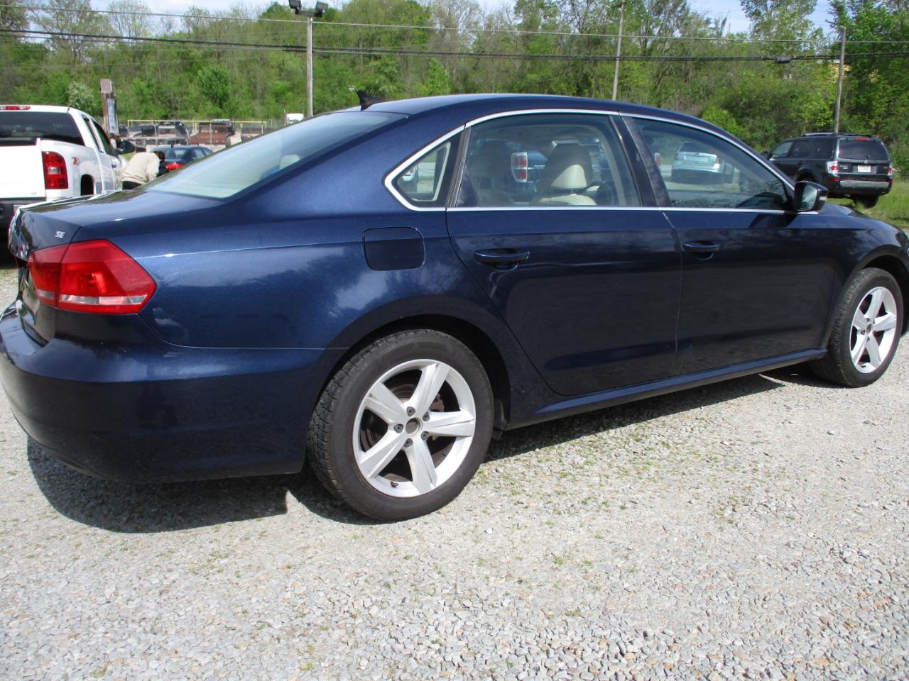 Volkswagen Passat 4dr Sdn 2.5L Auto SE 2013