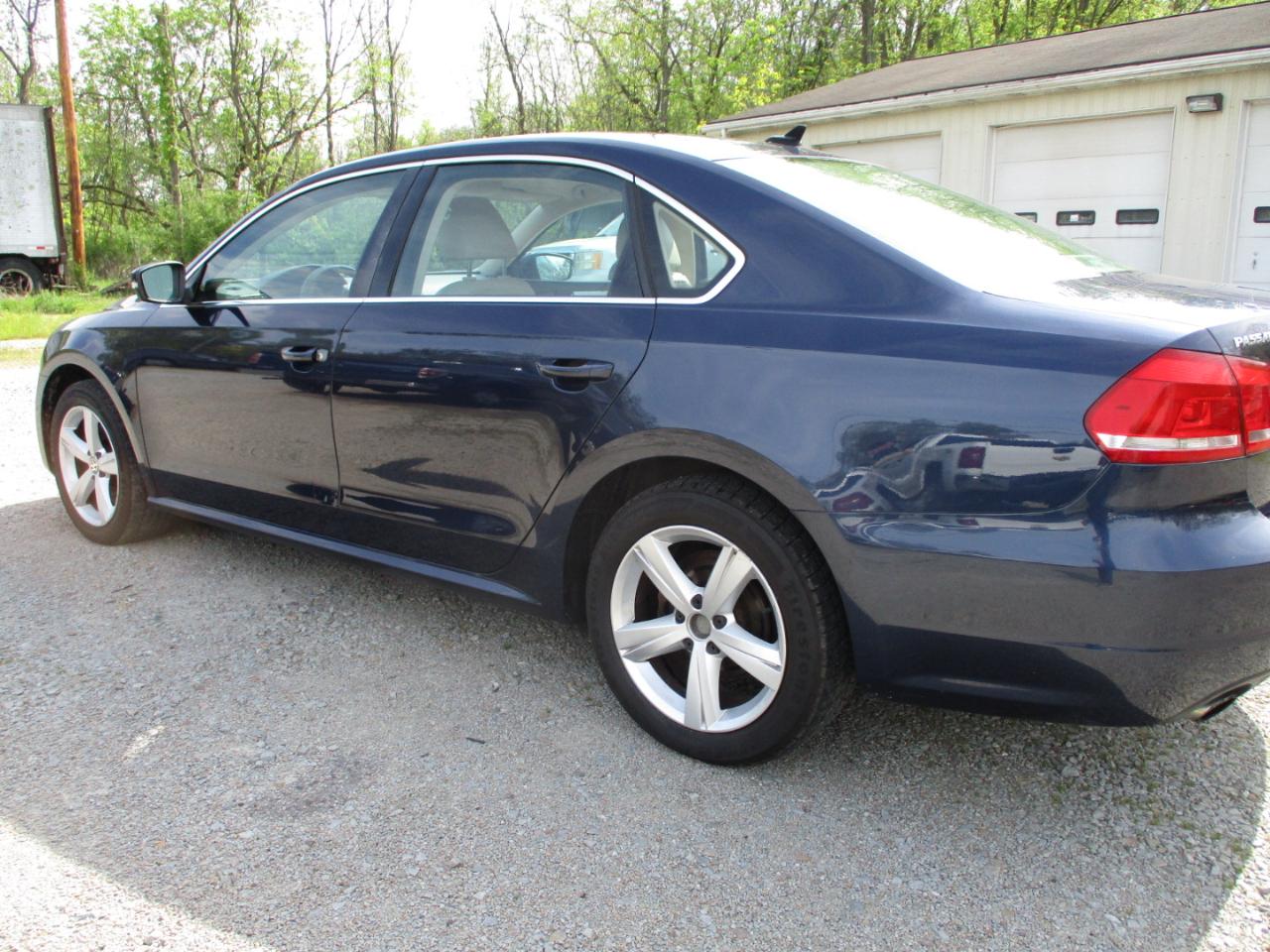 Volkswagen Passat 4dr Sdn 2.5L Auto SE 2013