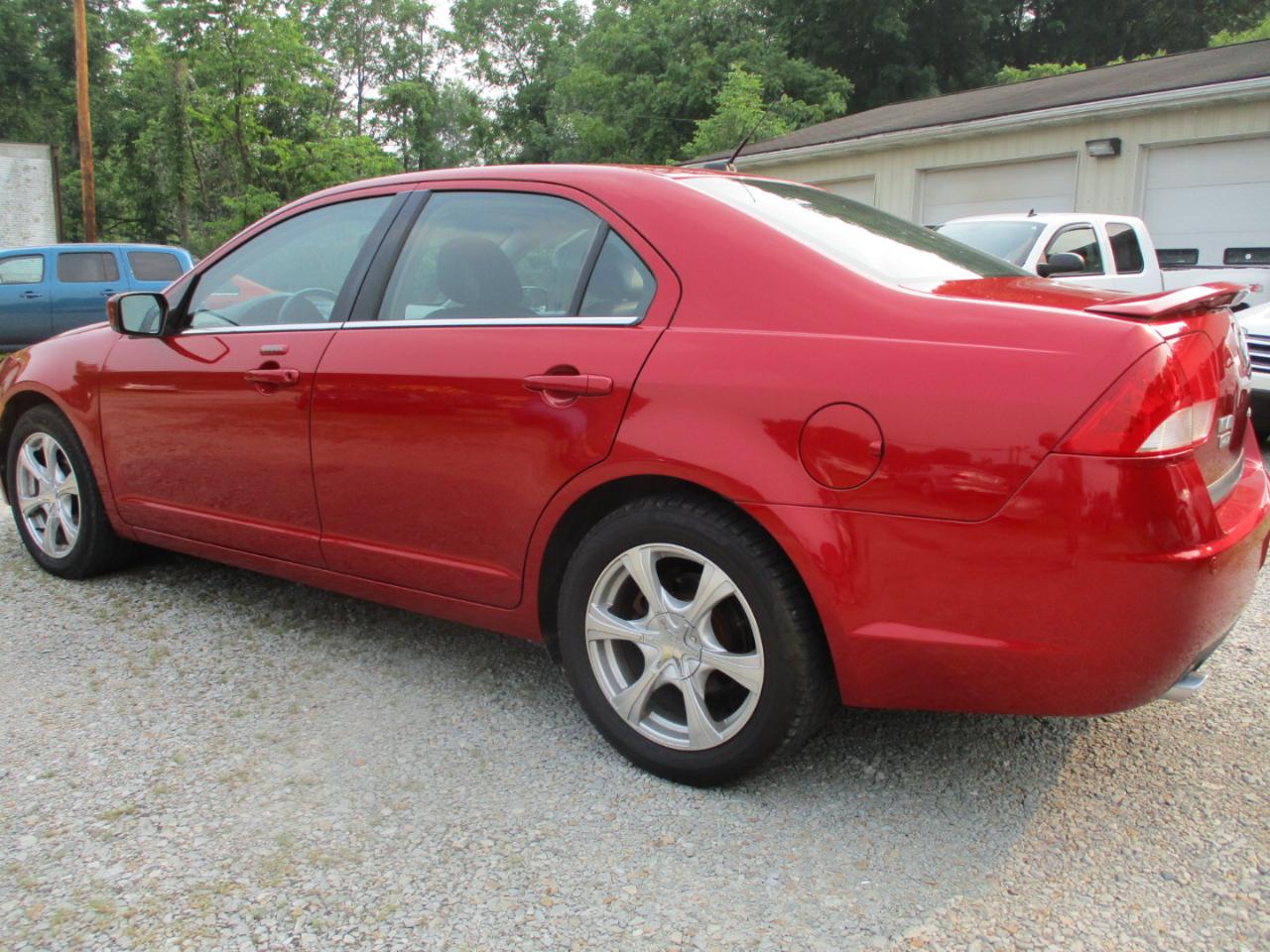 Mercury Milan 4dr Sdn Premier FWD 2011