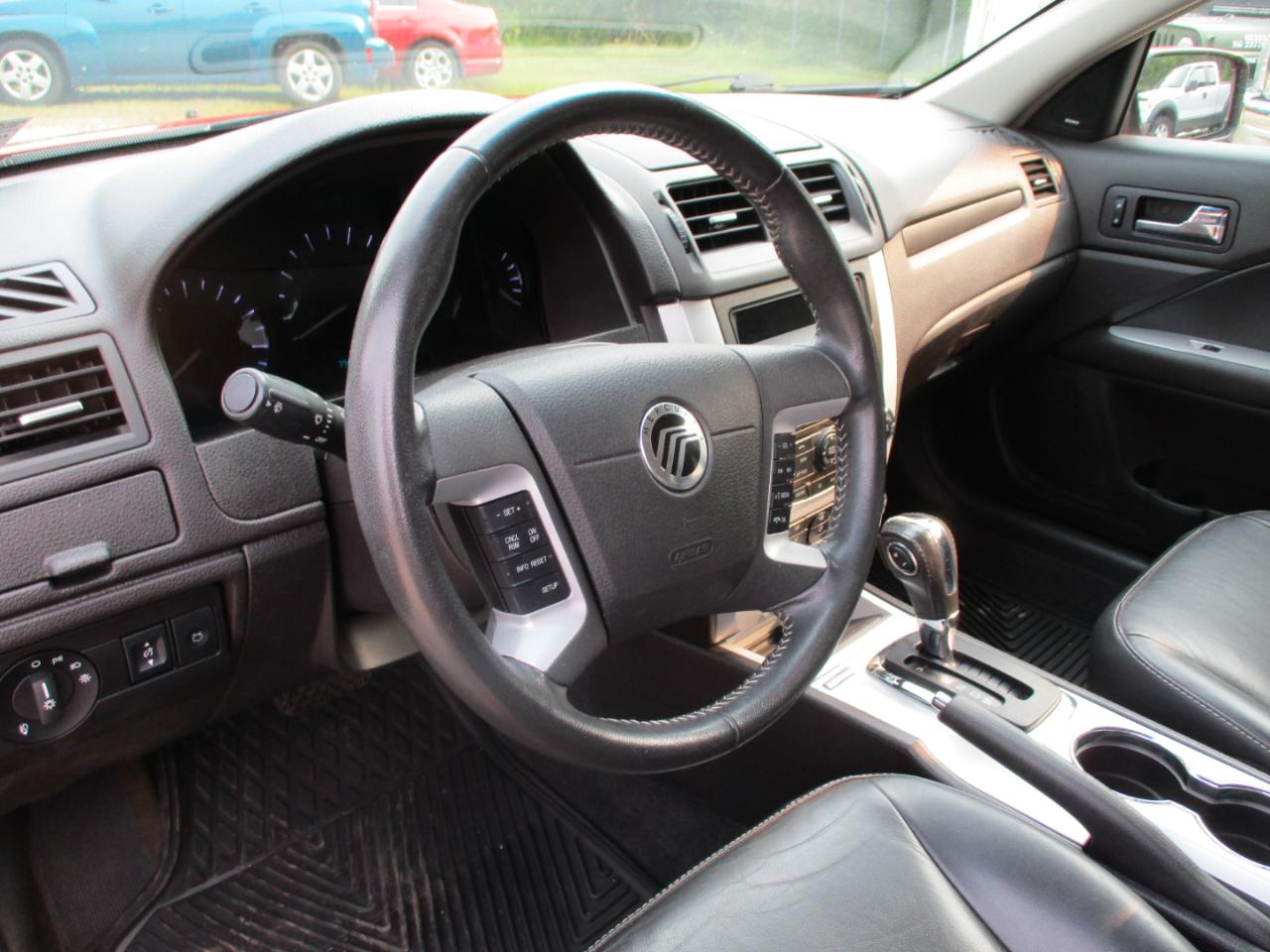 Mercury Milan 4dr Sdn Premier FWD 2011