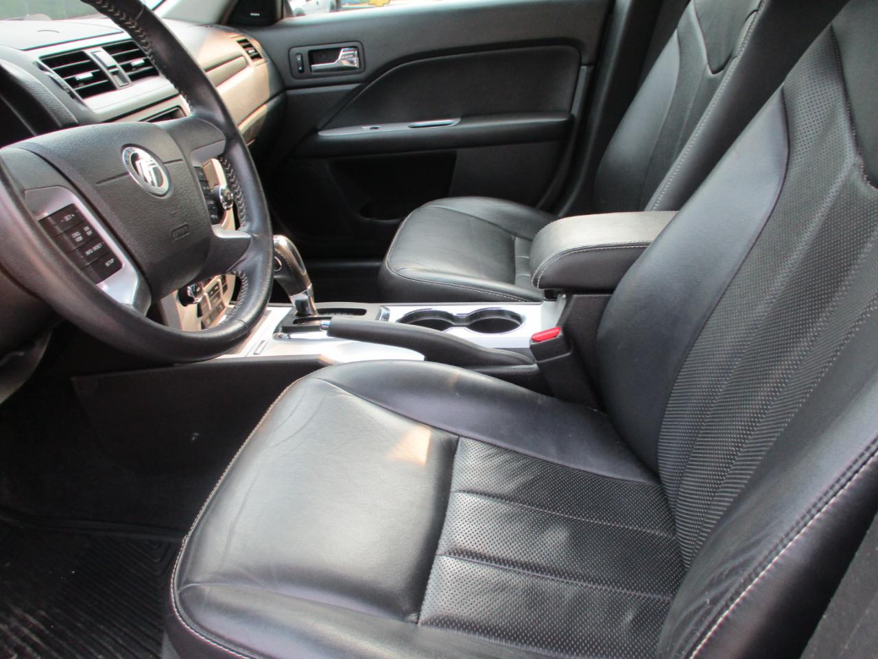 Mercury Milan 4dr Sdn Premier FWD 2011