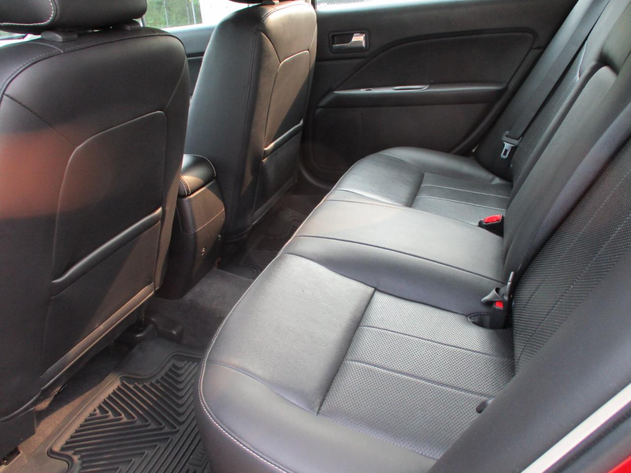 Mercury Milan 4dr Sdn Premier FWD 2011