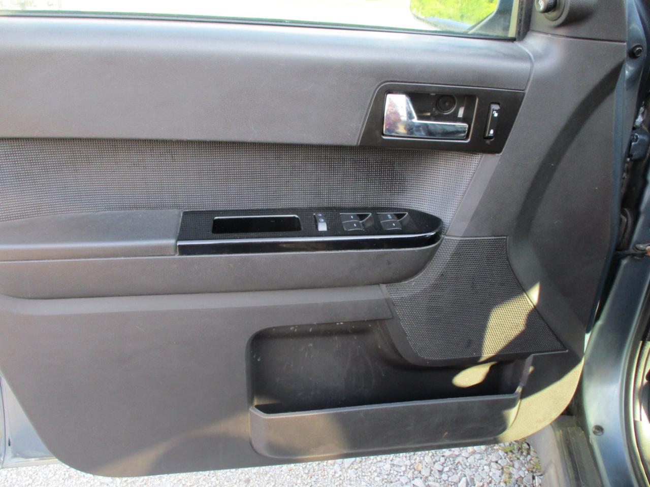 Ford Escape FWD 4dr Limited 2012