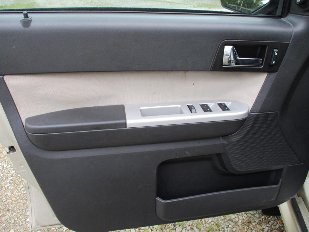 Mercury Mariner 4WD 4dr 2010