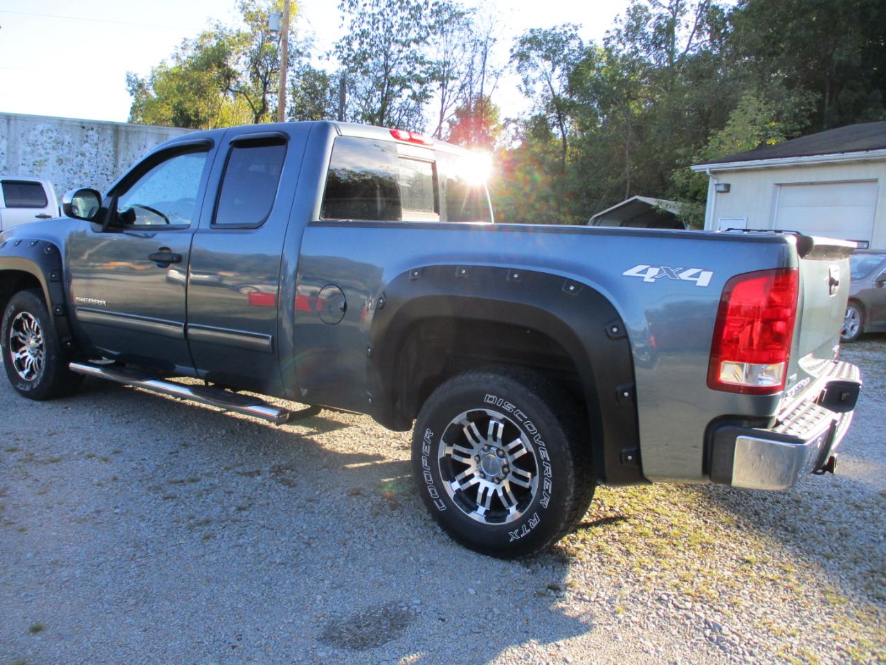 GMC Sierra 1500 4WD Ext Cab 143.5" SLE 2010