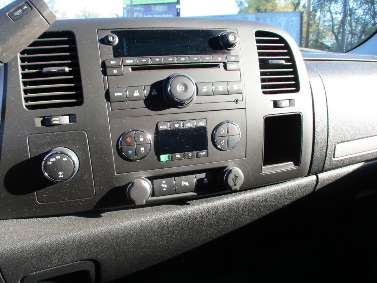 GMC Sierra 1500 4WD Ext Cab 143.5" SLE 2010