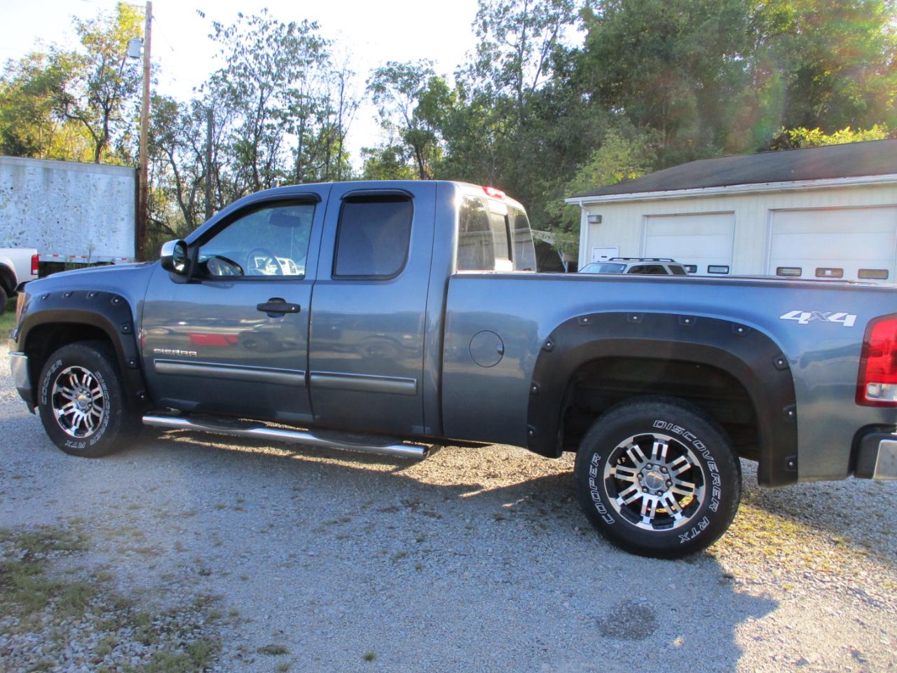 GMC Sierra 1500 4WD Ext Cab 143.5" SLE 2010