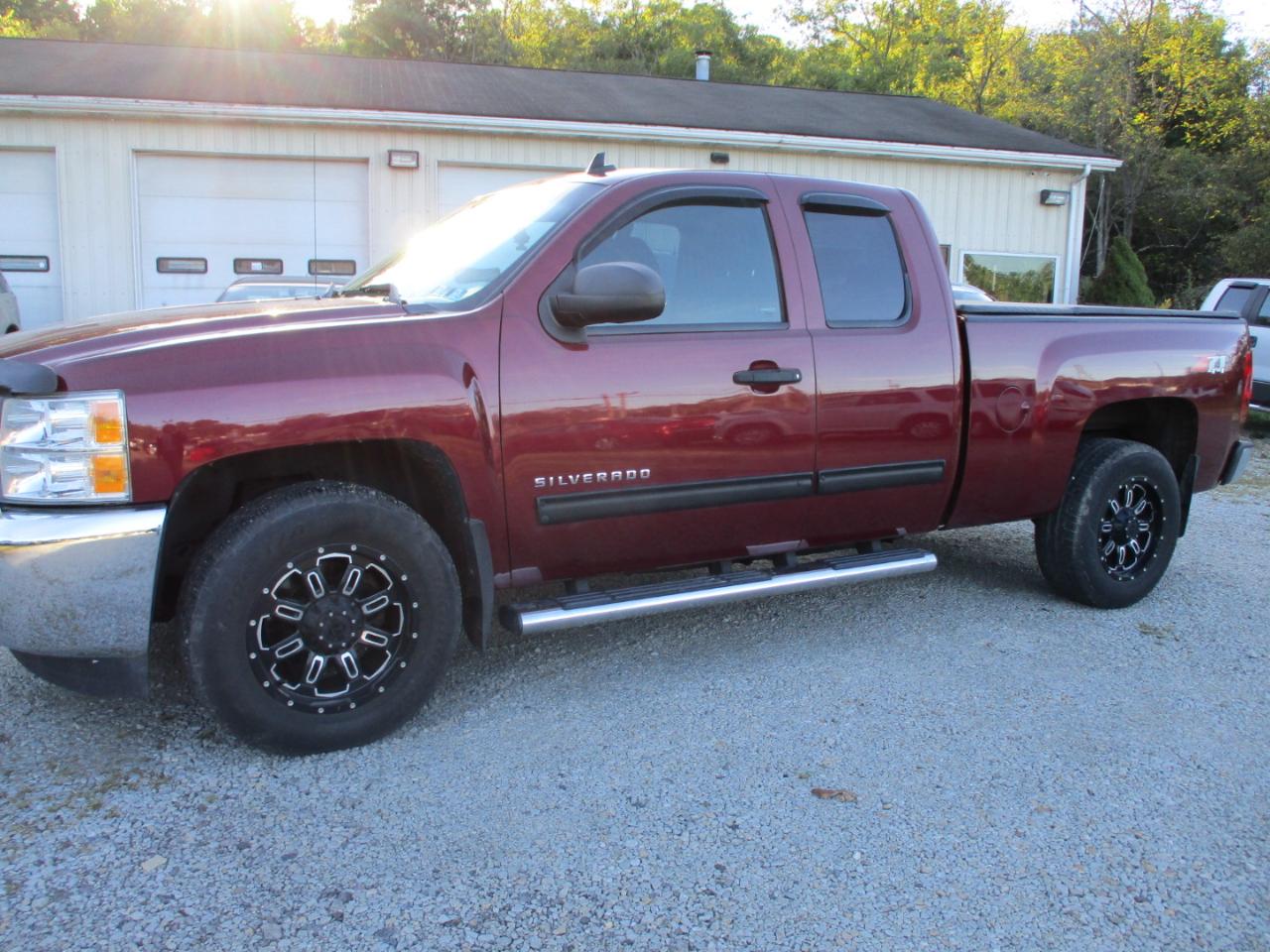 Chevrolet Silverado 1500 4WD Ext Cab 143.5" LT 2013