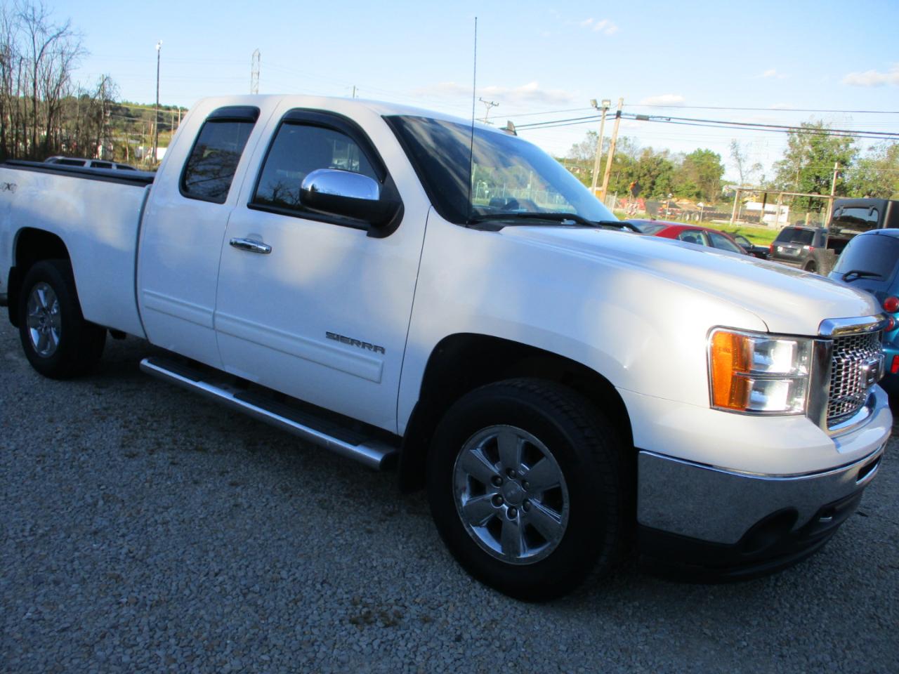 GMC Sierra 1500 4WD Ext Cab 143.5" SLE 2011