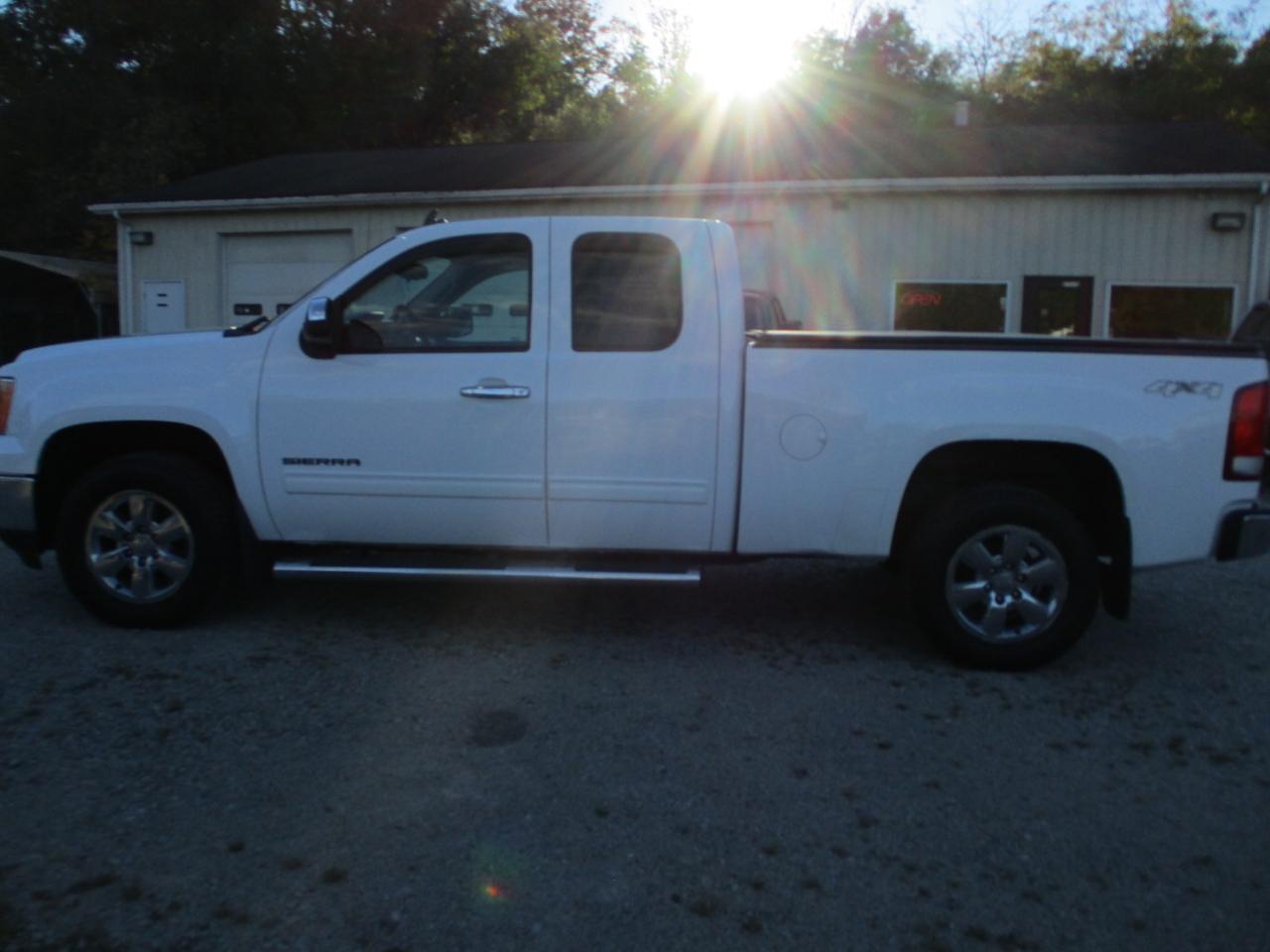 GMC Sierra 1500 4WD Ext Cab 143.5" SLE 2011