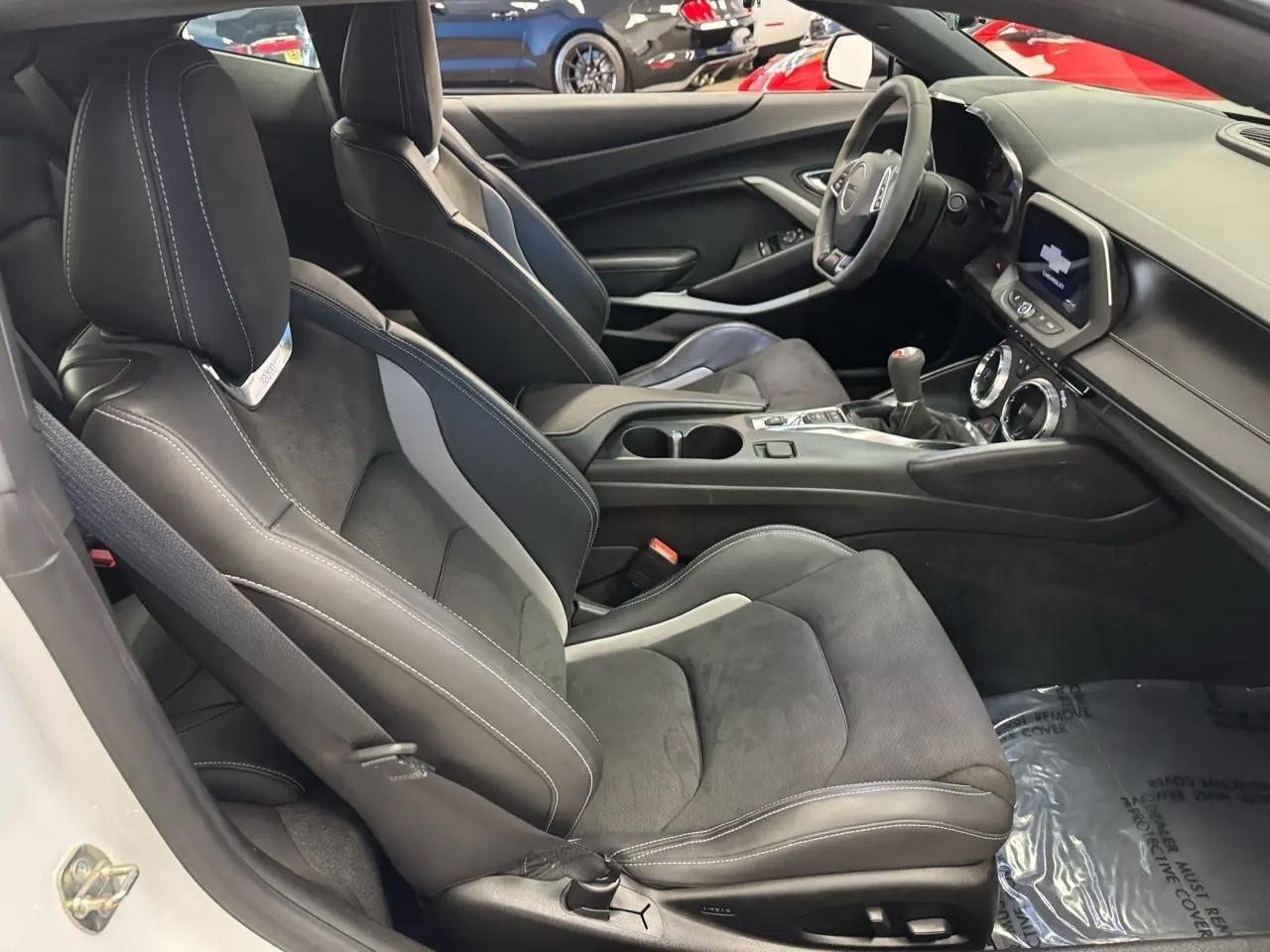 Chevrolet Camaro 2dr Cpe 1SS 2019