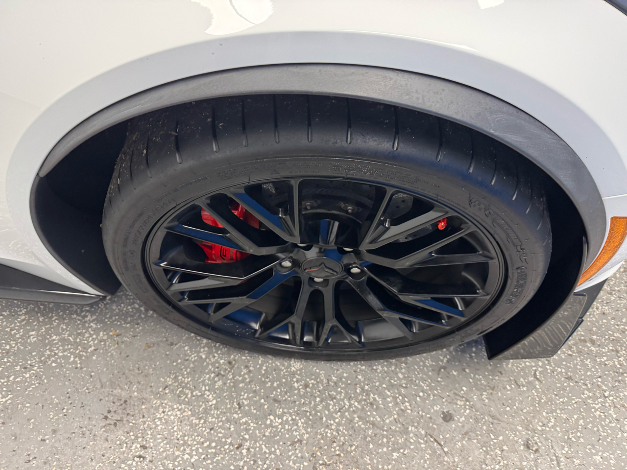 Chevrolet Corvette 2dr Z06 Cpe w/2LZ 2017