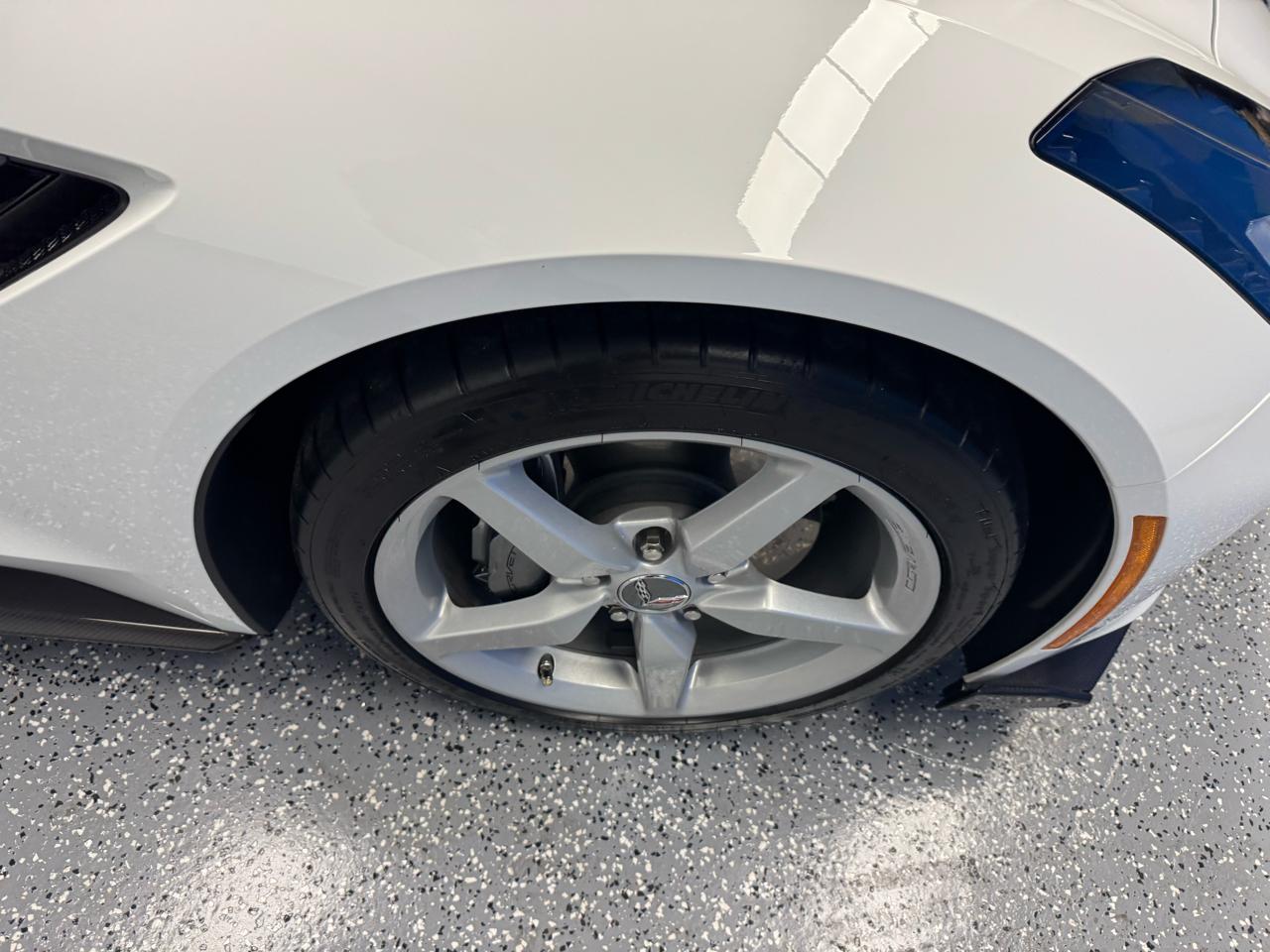 Chevrolet Corvette 2dr Stingray Cpe w/2LT 2015