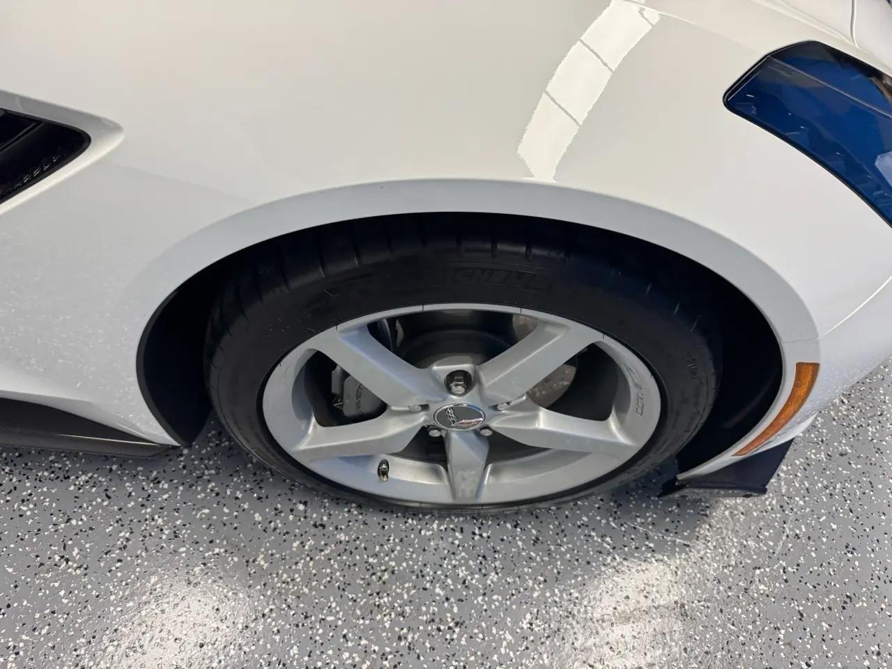 Chevrolet Corvette 2dr Stingray Cpe w/2LT 2015