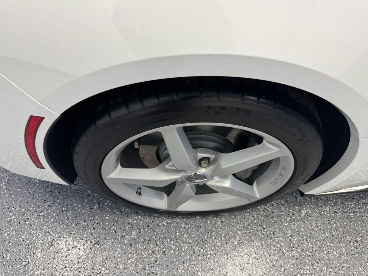 Chevrolet Corvette 2dr Stingray Cpe w/2LT 2015