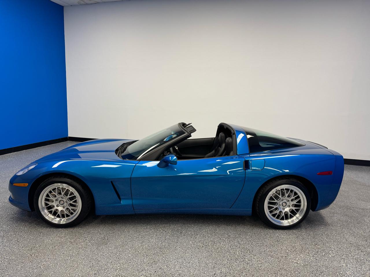 Chevrolet Corvette 2dr Cpe w/1LT 2011