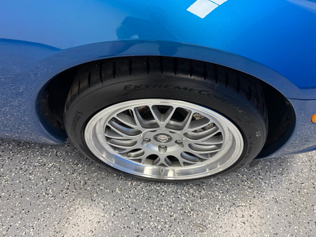 Chevrolet Corvette 2dr Cpe w/1LT 2011