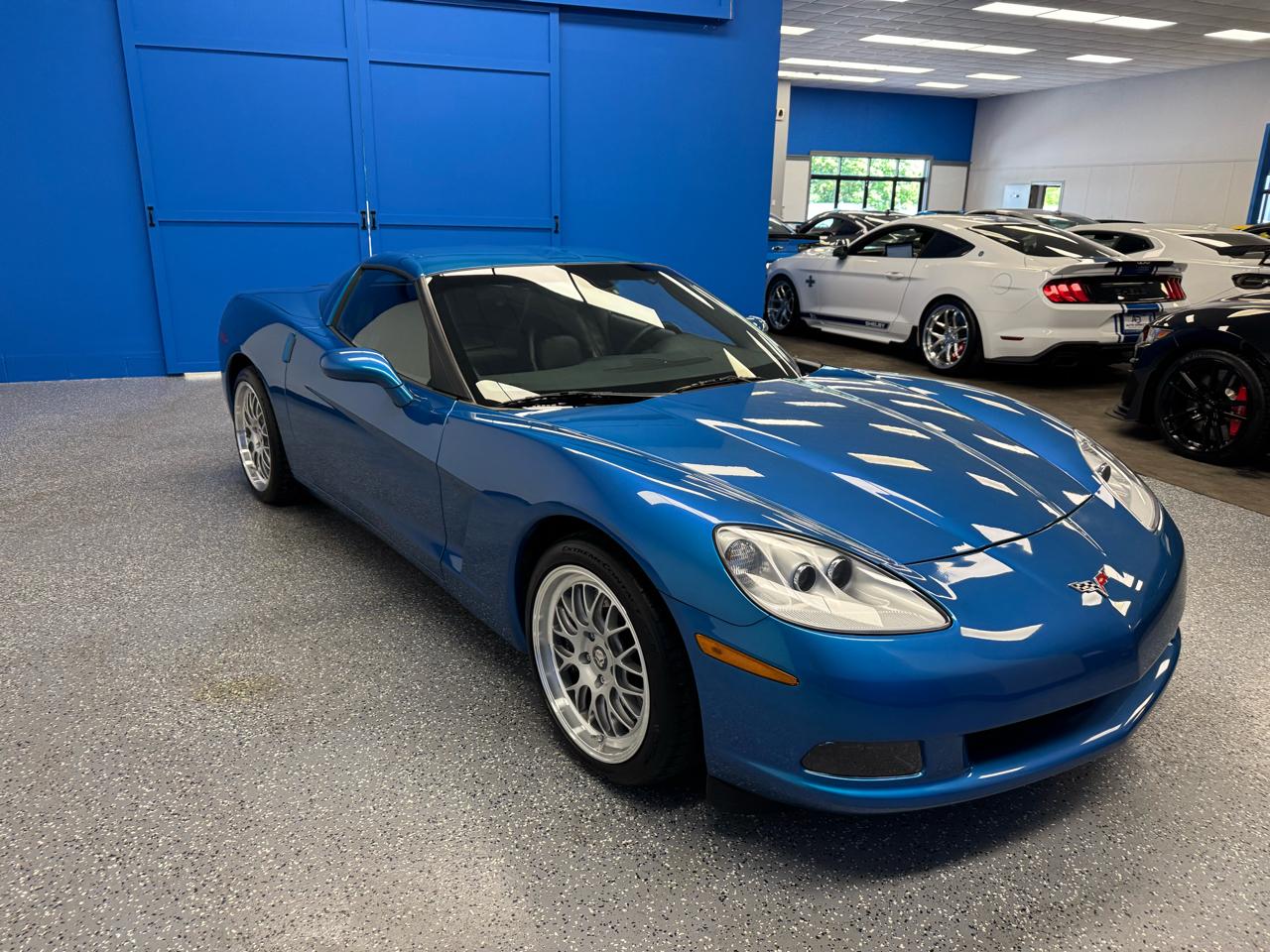 Chevrolet Corvette 2dr Cpe w/1LT 2011
