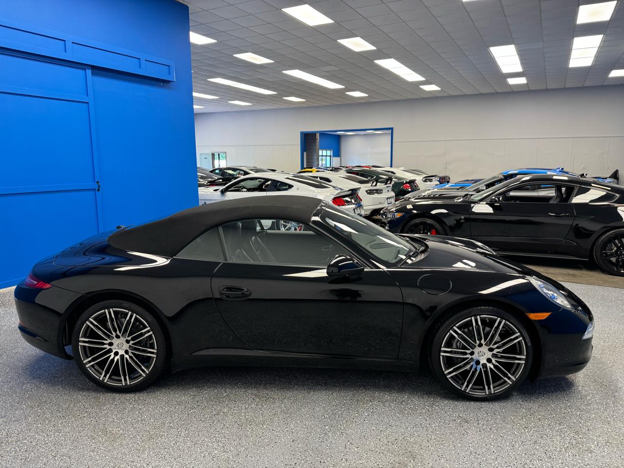 Porsche 911 2dr Cabriolet Carrera Black Edition 2016