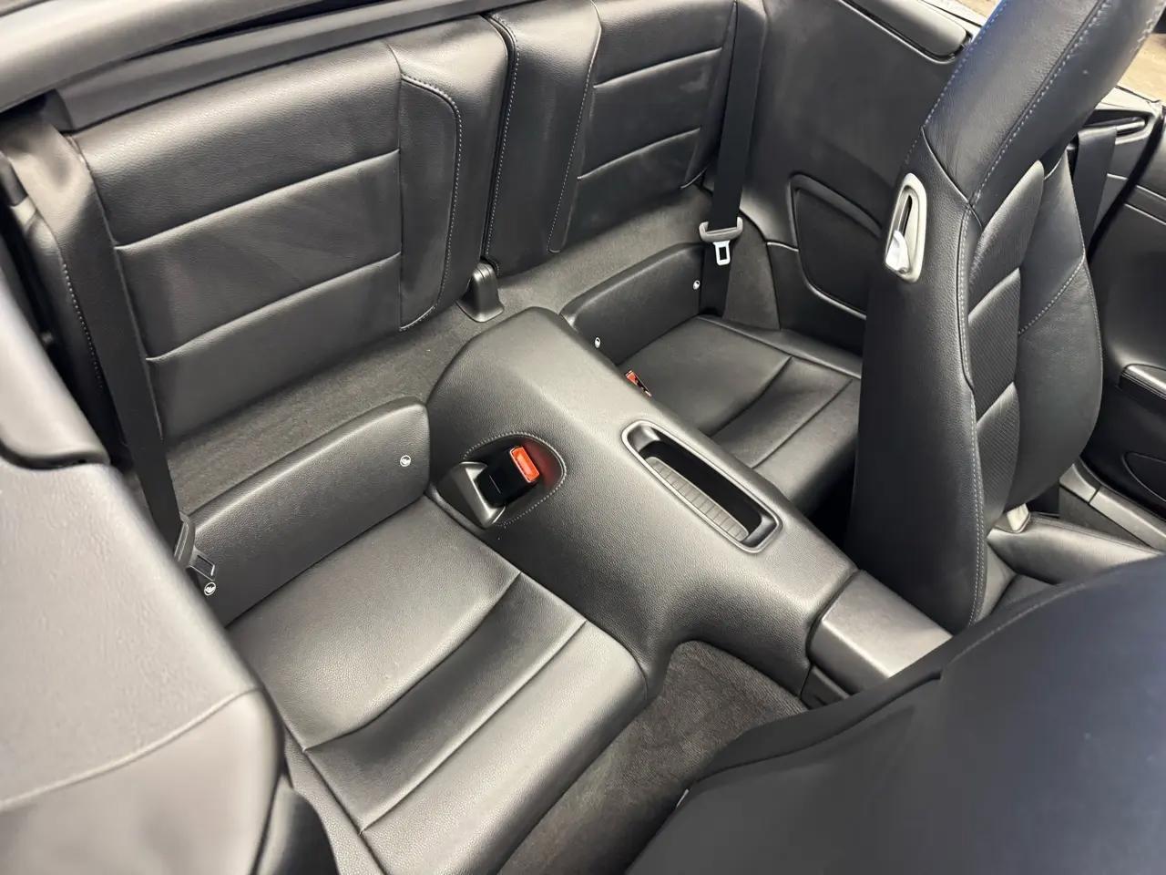 Porsche 911 2dr Cabriolet Carrera Black Edition 2016