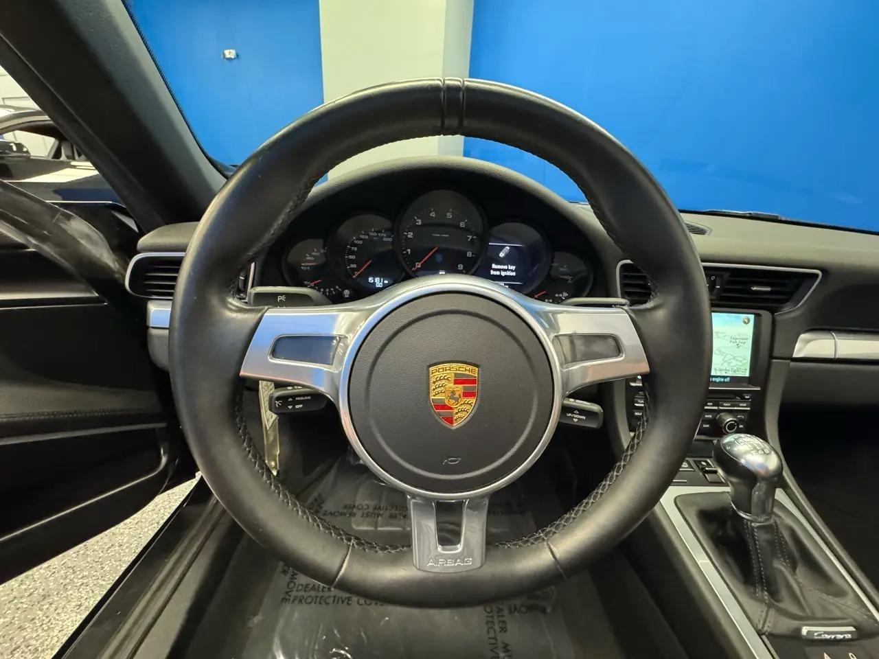 Porsche 911 2dr Cabriolet Carrera Black Edition 2016