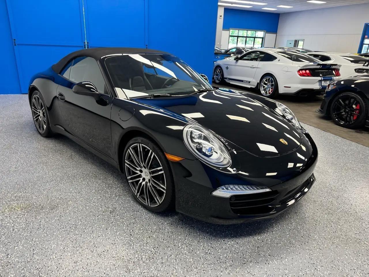 Porsche 911 2dr Cabriolet Carrera Black Edition 2016