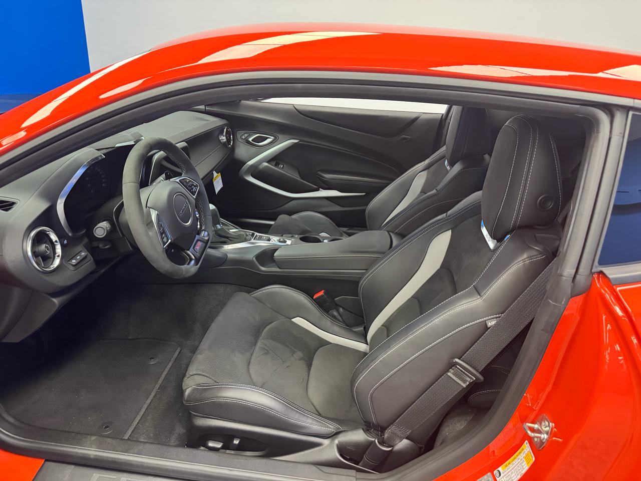 Chevrolet Camaro 2dr Cpe 1SS 2021
