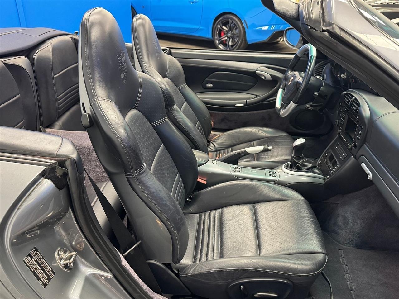 Porsche 911 2dr Cabriolet Turbo 6-Spd Manual 2004