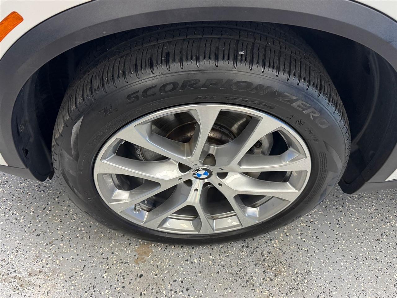BMW X5 xDrive40i Sports Activity Vehicle 2023