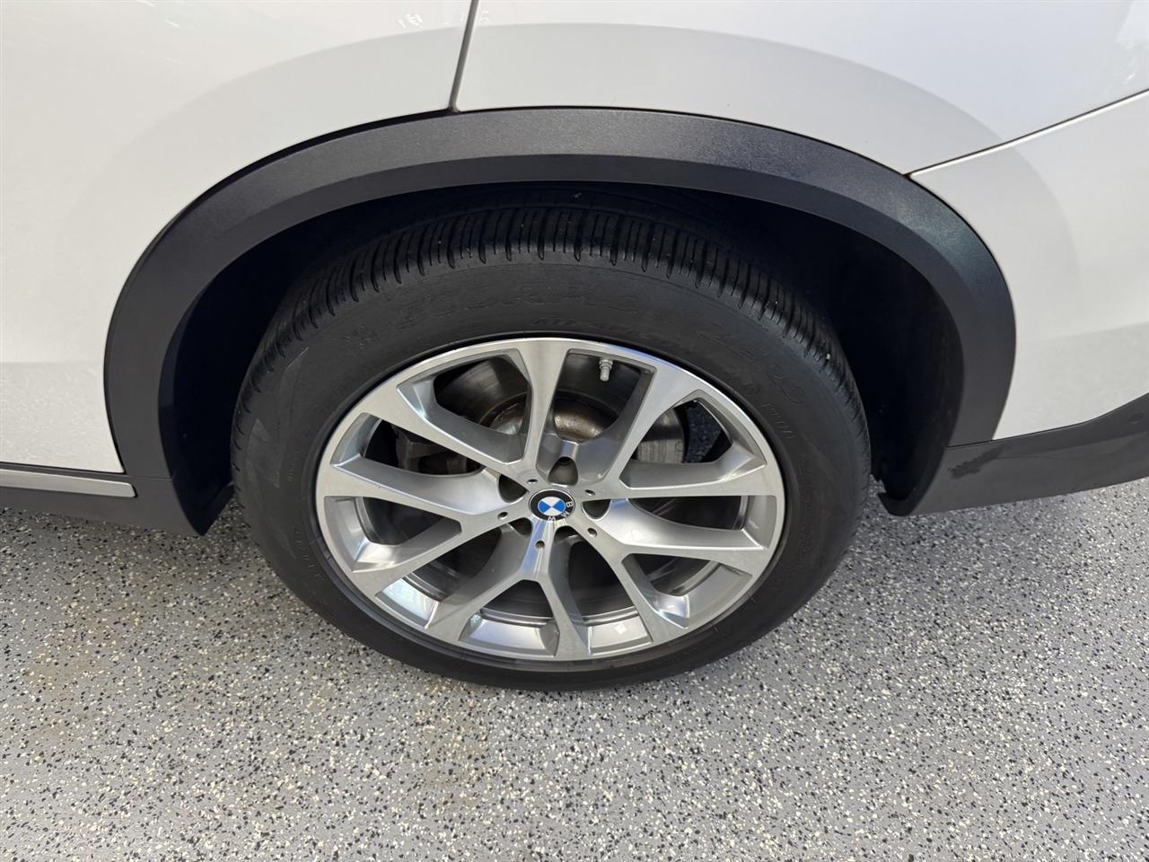 BMW X5 xDrive40i Sports Activity Vehicle 2023