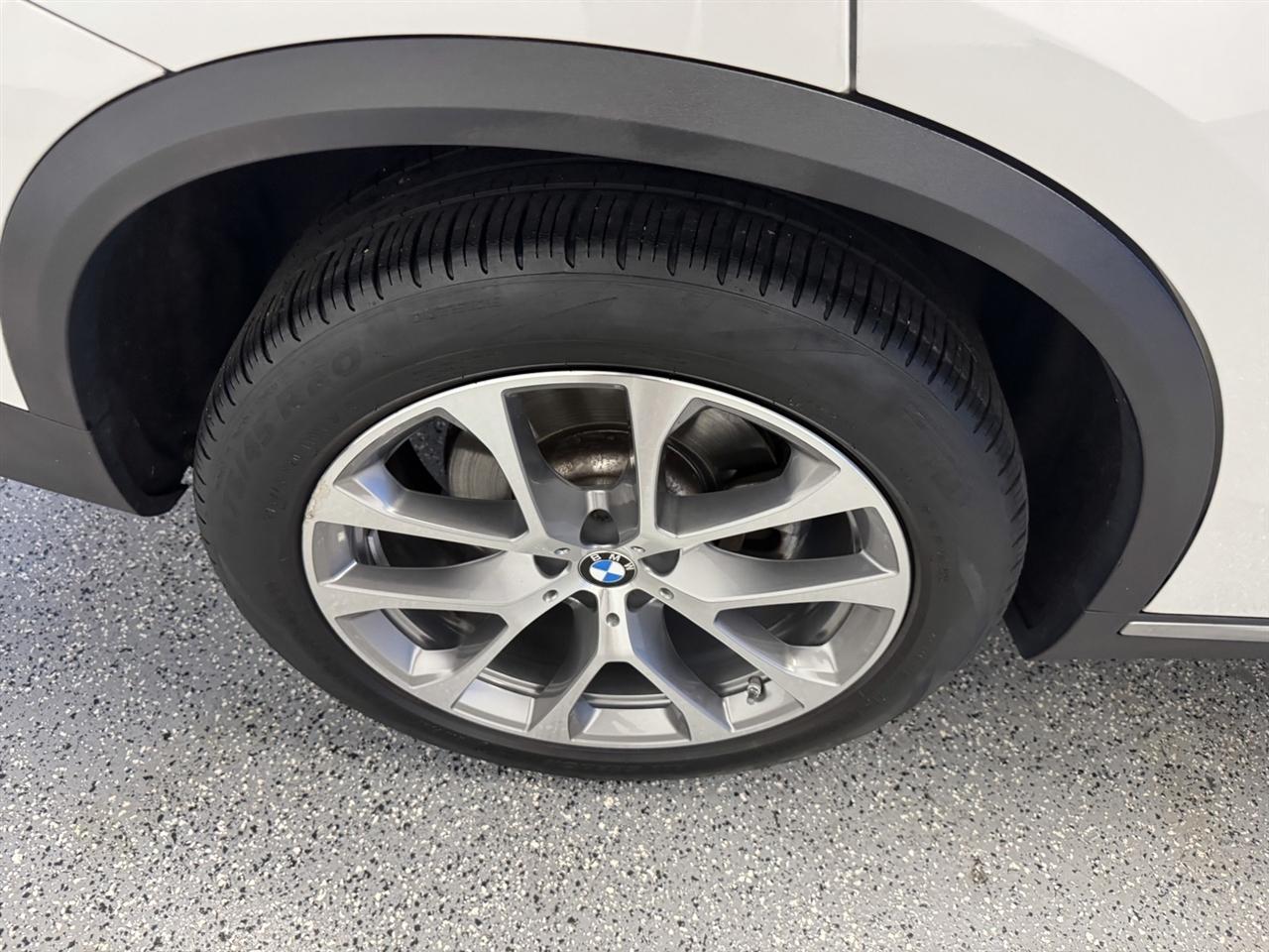 BMW X5 xDrive40i Sports Activity Vehicle 2023