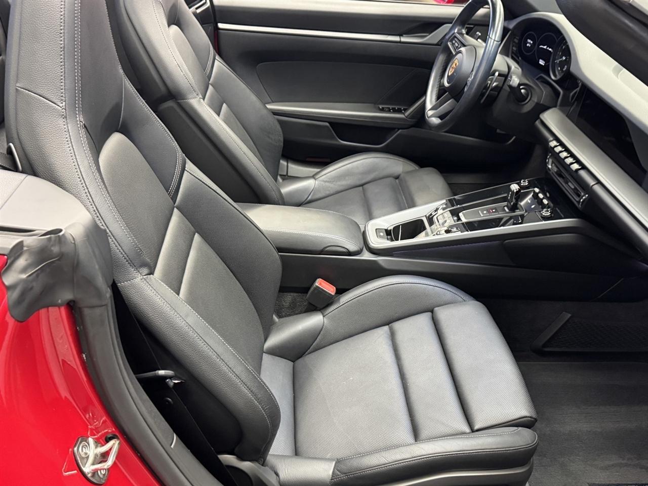 Porsche 911 Carrera Cabriolet 2021