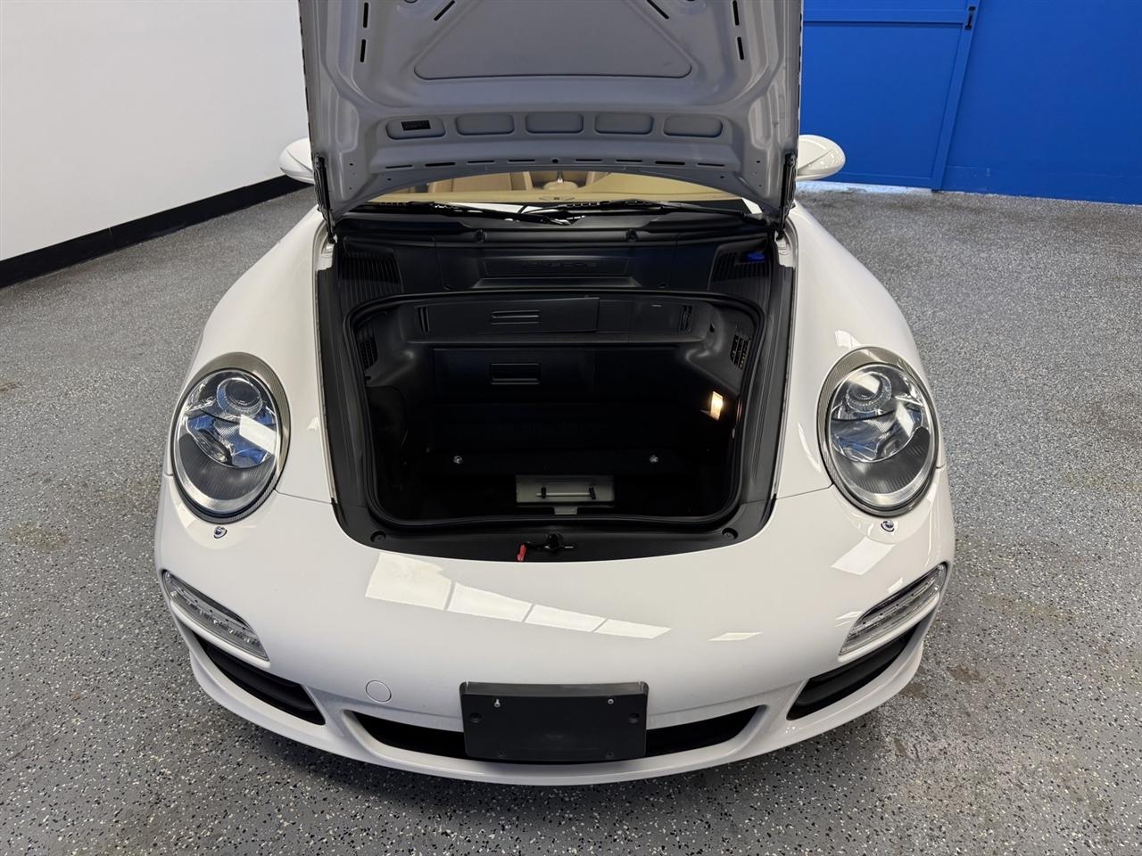 Porsche 911 2dr Cabriolet Carrera 2009